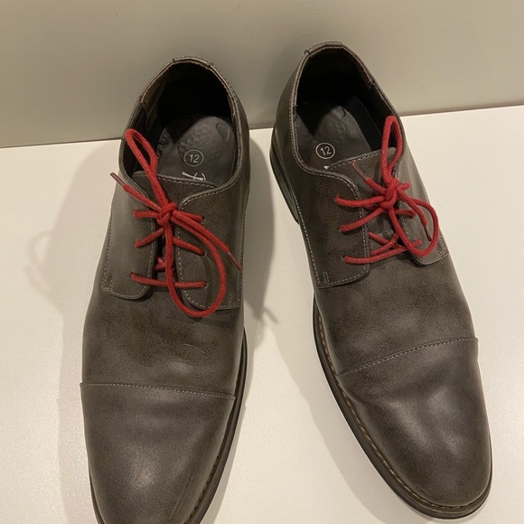 Penguin brand Oxfords - Picture 2 of 4